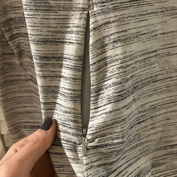 Lululemon Gray Heather Ruched Long Sleeve Tee - Picture 6 of 9